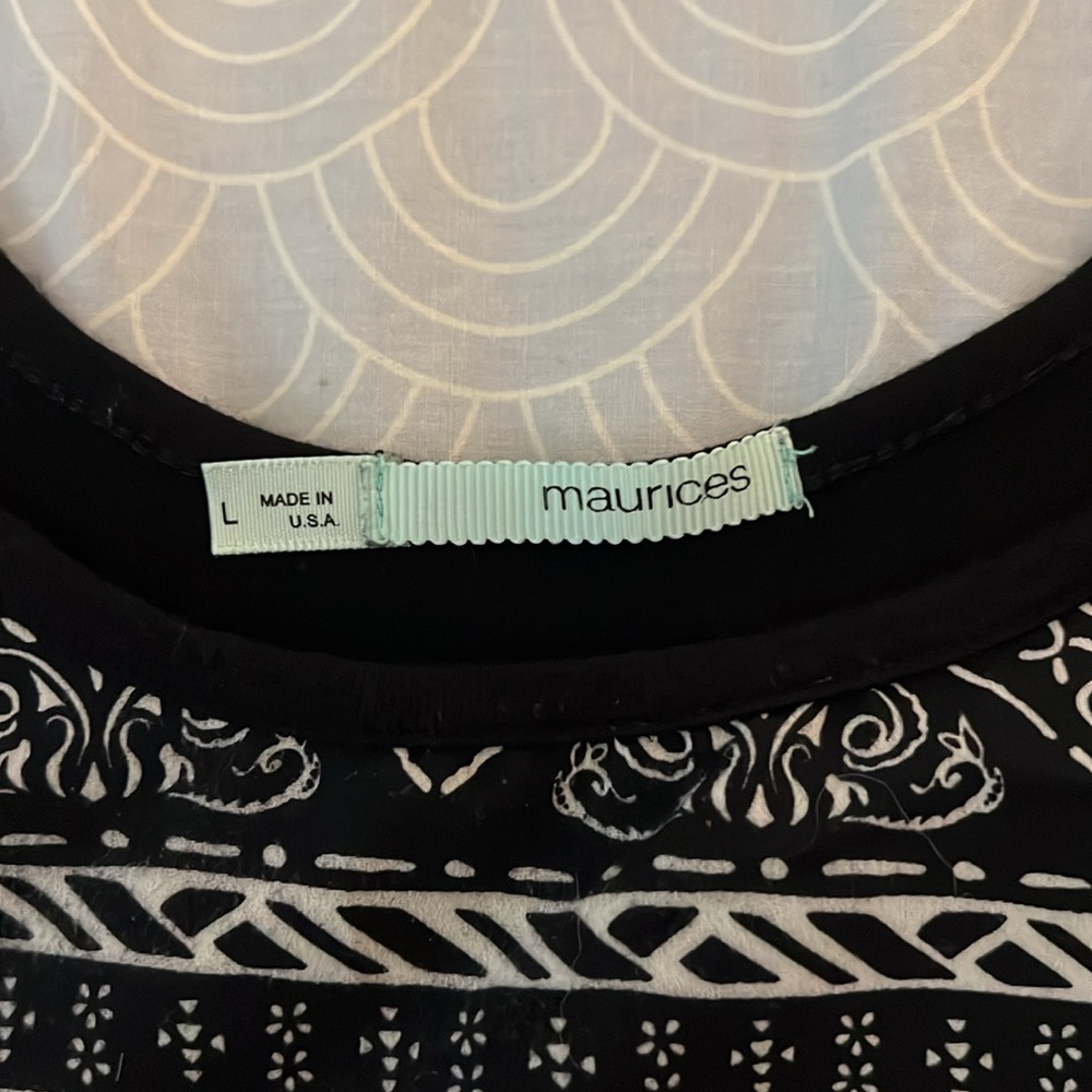 Maurice’s Top - Picture 3 of 5